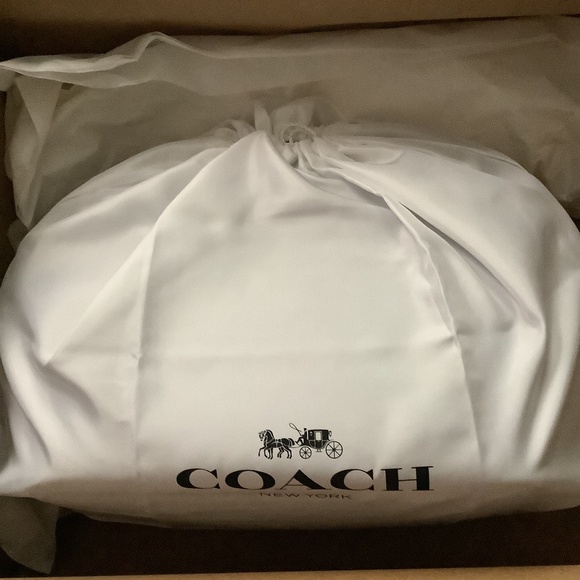 NWT COACH Lrg Kisslock Frame Bag New 2025 Fall Color Black Currant Wine Gorgeous - Picture 1 of 3